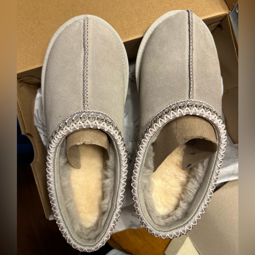 NEW UGG Tasman Goose Grey Size 7                            SOLD OUT ONLINE!!!!!